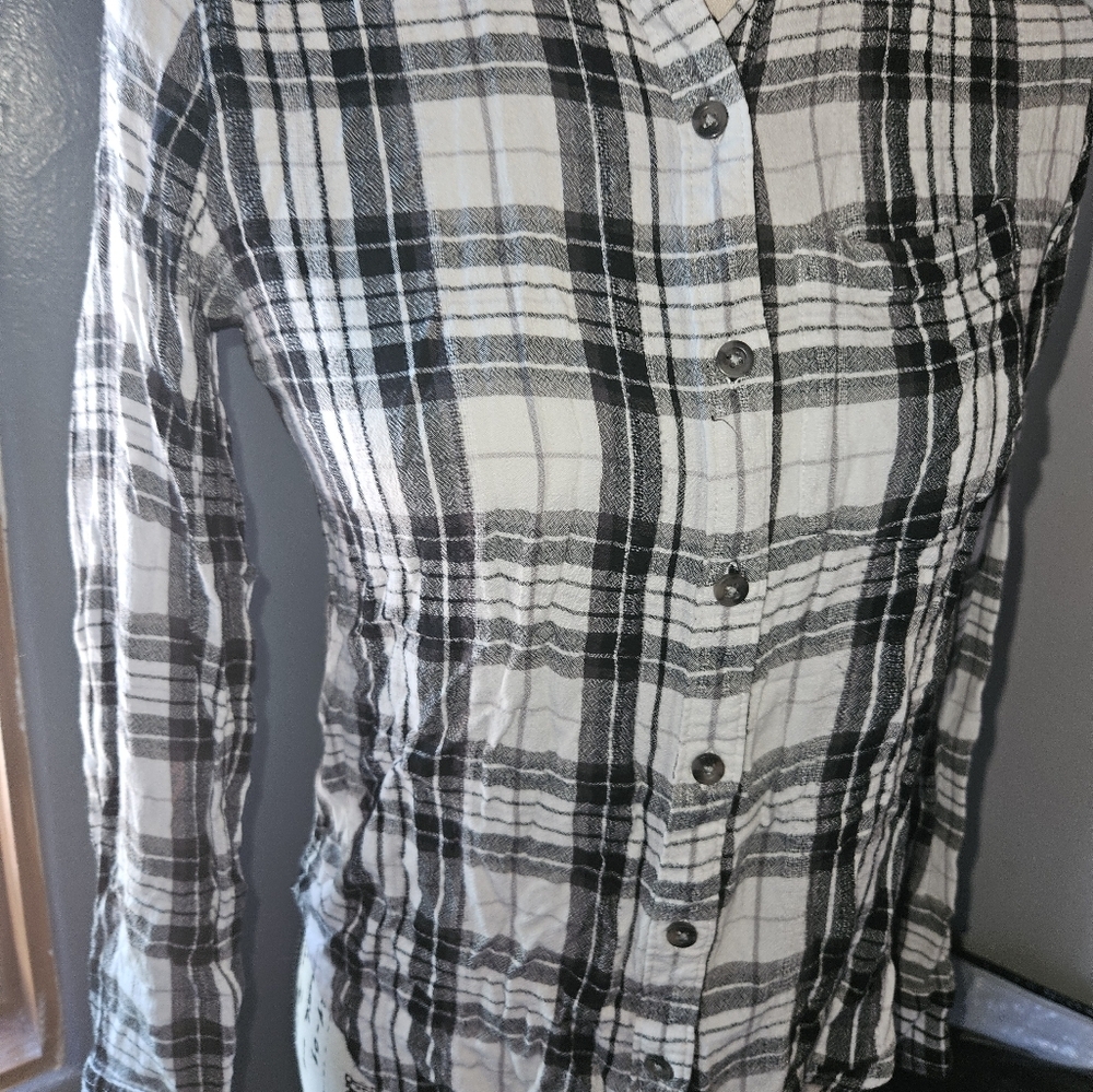 SO Womans Long Sleeve Plaid Top - Picture 3 of 9